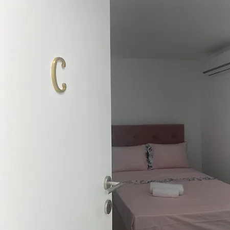Hostal Casa Augusta 6 *
