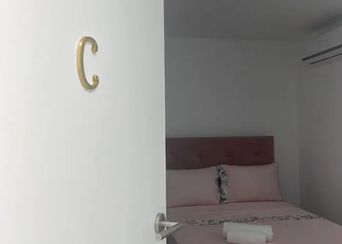 Albergue Casa Augusta 6 *