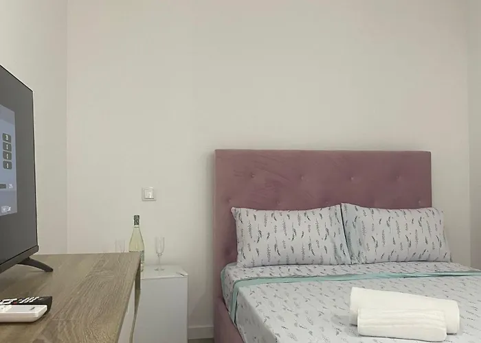 Ostello Casa Augusta 6 *